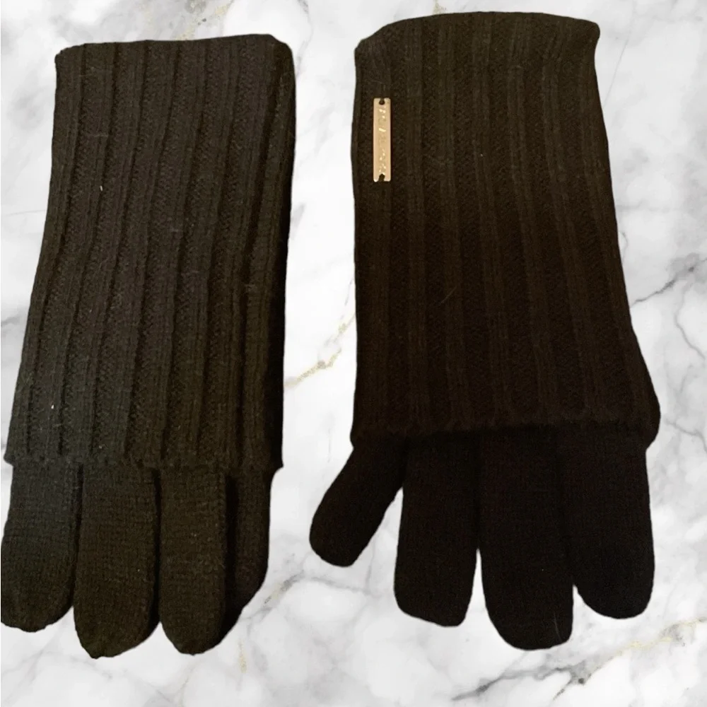 Michael Kors Knitted Women’s Winter Gloves NWOT
